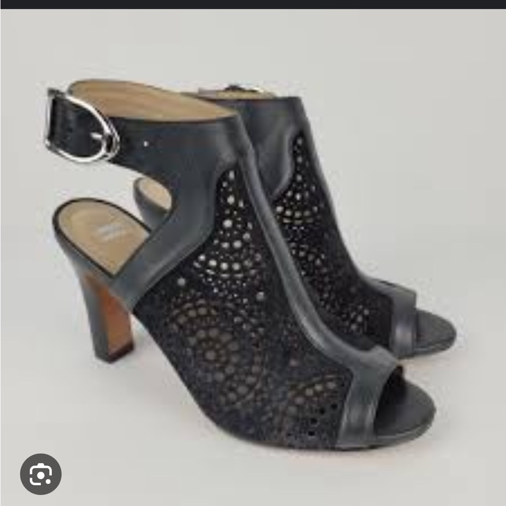 JOHNSTON & MURPHY Cassie Laser Cut Peep Toe  Bootie